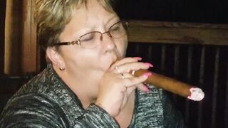 Huge Tennessee Cigar - 8 image